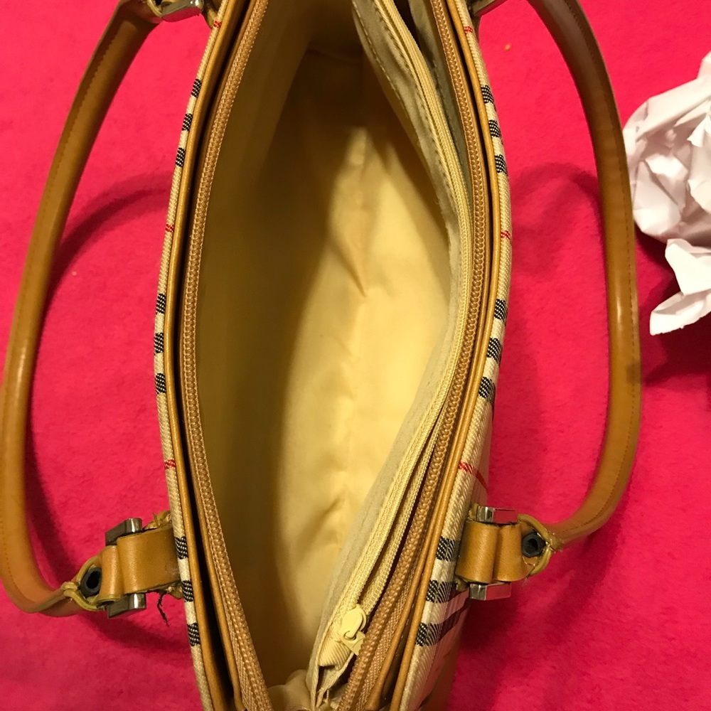 Burberry - Picture 4 of 8